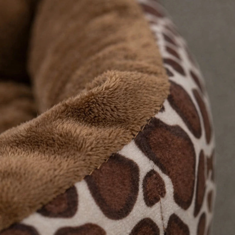 Panier rectangulaire en peluche pour chien avec rebords doux